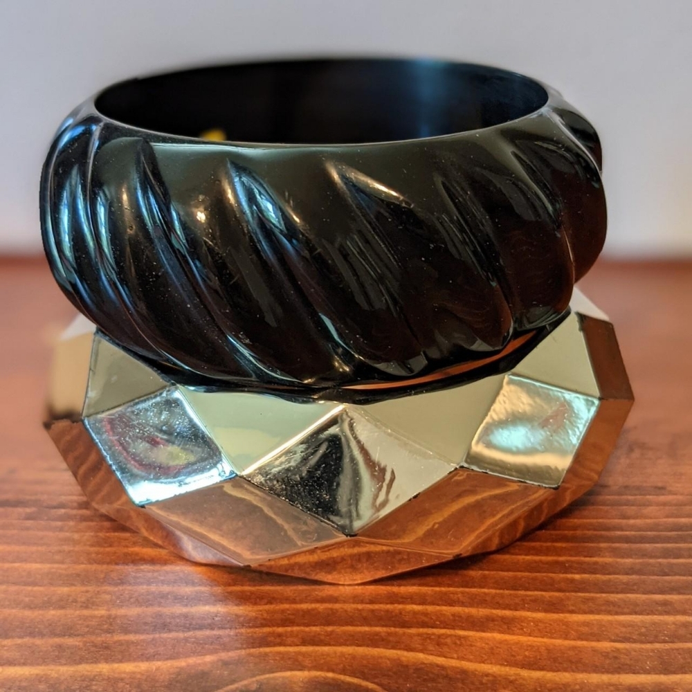 Chrome and black chunky Y2K stacking bracelets with contrast design - Acrylic